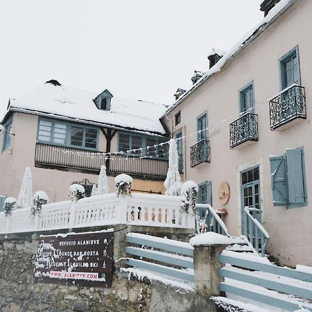 Hostel Baqueira - Refugi Rosta - Pyrenmuseu Salardu Exterior photo